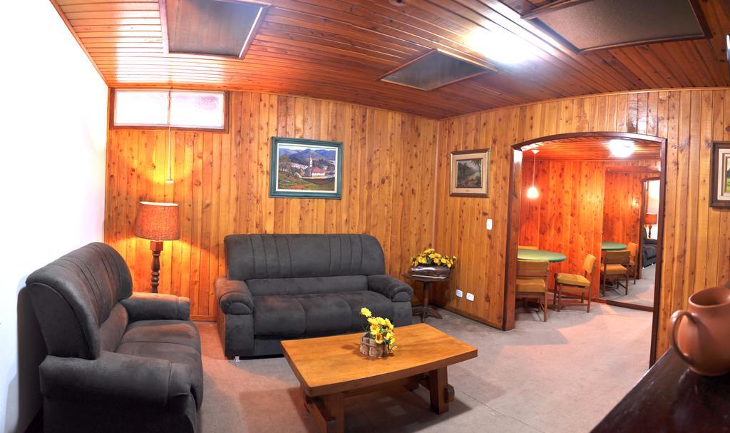 Hotel Vila Regina Campos do Jordão エクステリア 写真