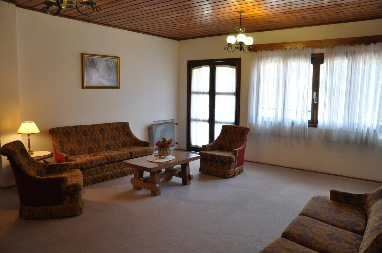 Hotel Vila Regina Campos do Jordão エクステリア 写真