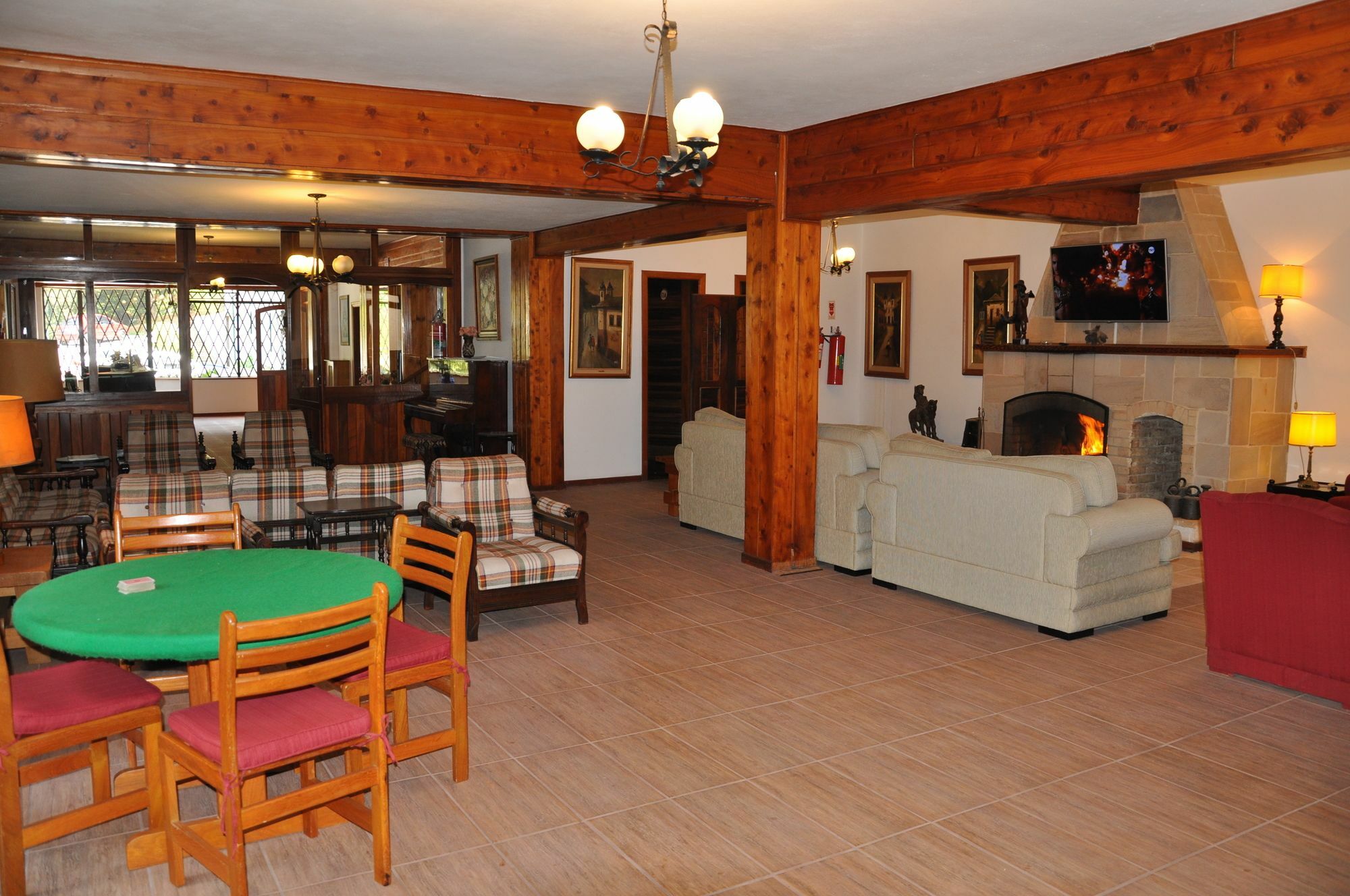 Hotel Vila Regina Campos do Jordão エクステリア 写真
